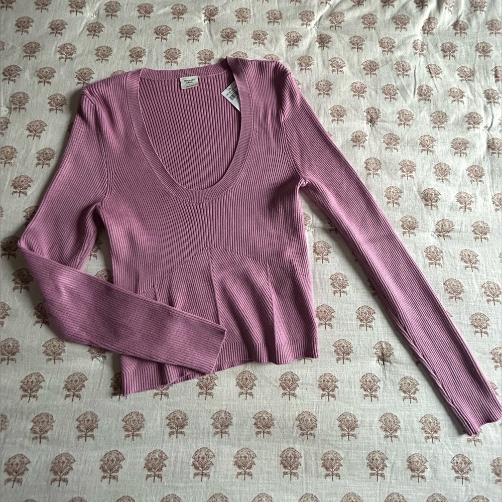 Abercrombie long sleeve slim scoop neck sweater
